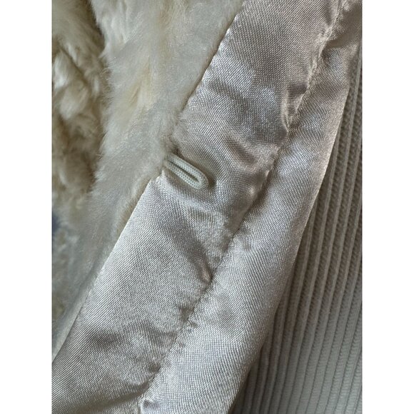 Forever 21 Exclusive Faux Fur Coat Size Large Hook And Eye Closure - Picture 6 of 16